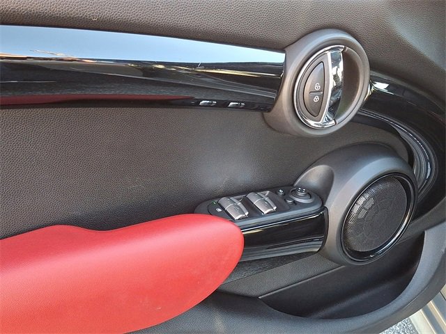 Used 2017 MINI Cooper S image 12