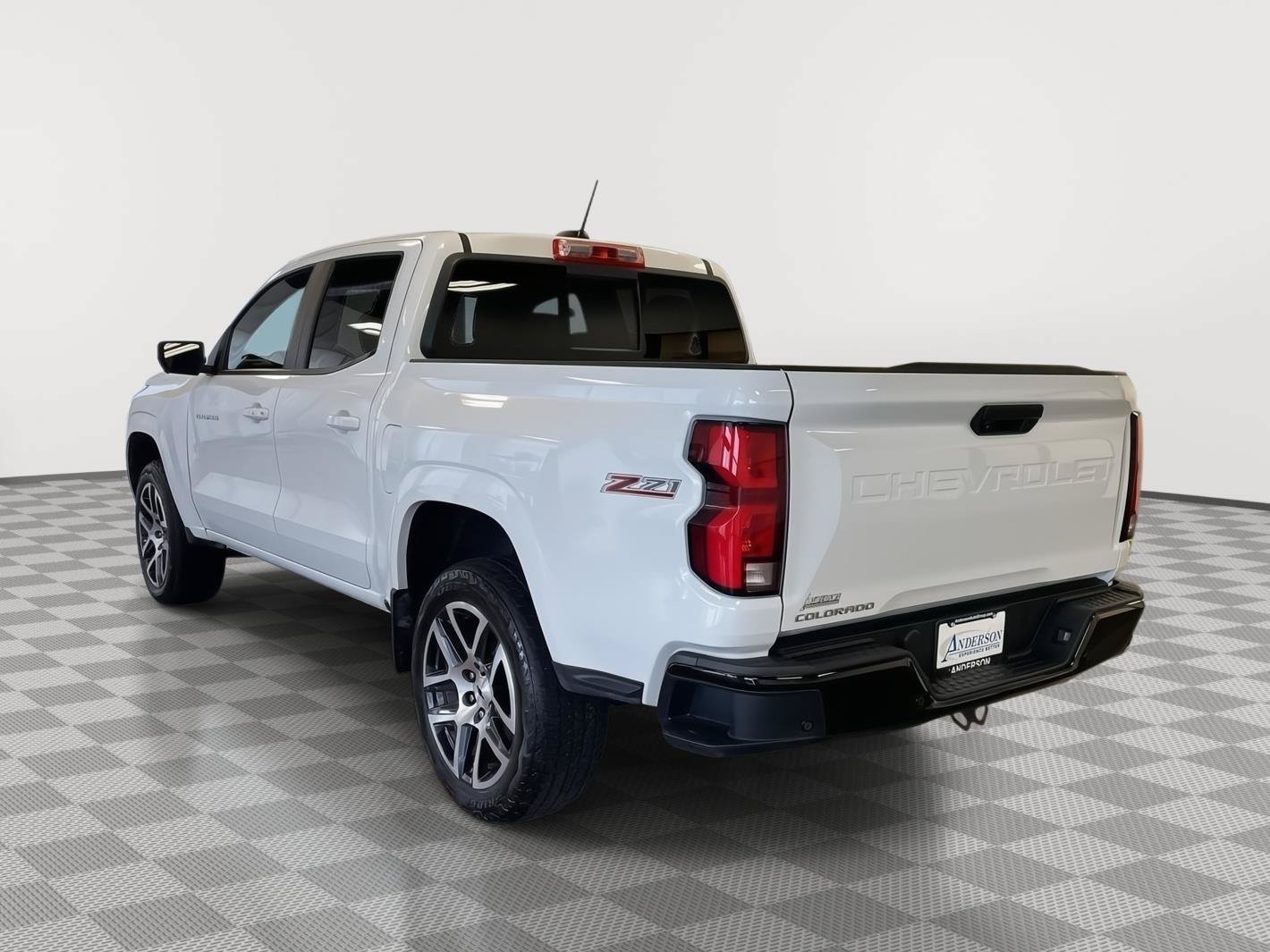Used 2024 Chevrolet Colorado Z71 w/ Z71 Convenience Package 2 AWD/4WD image 8