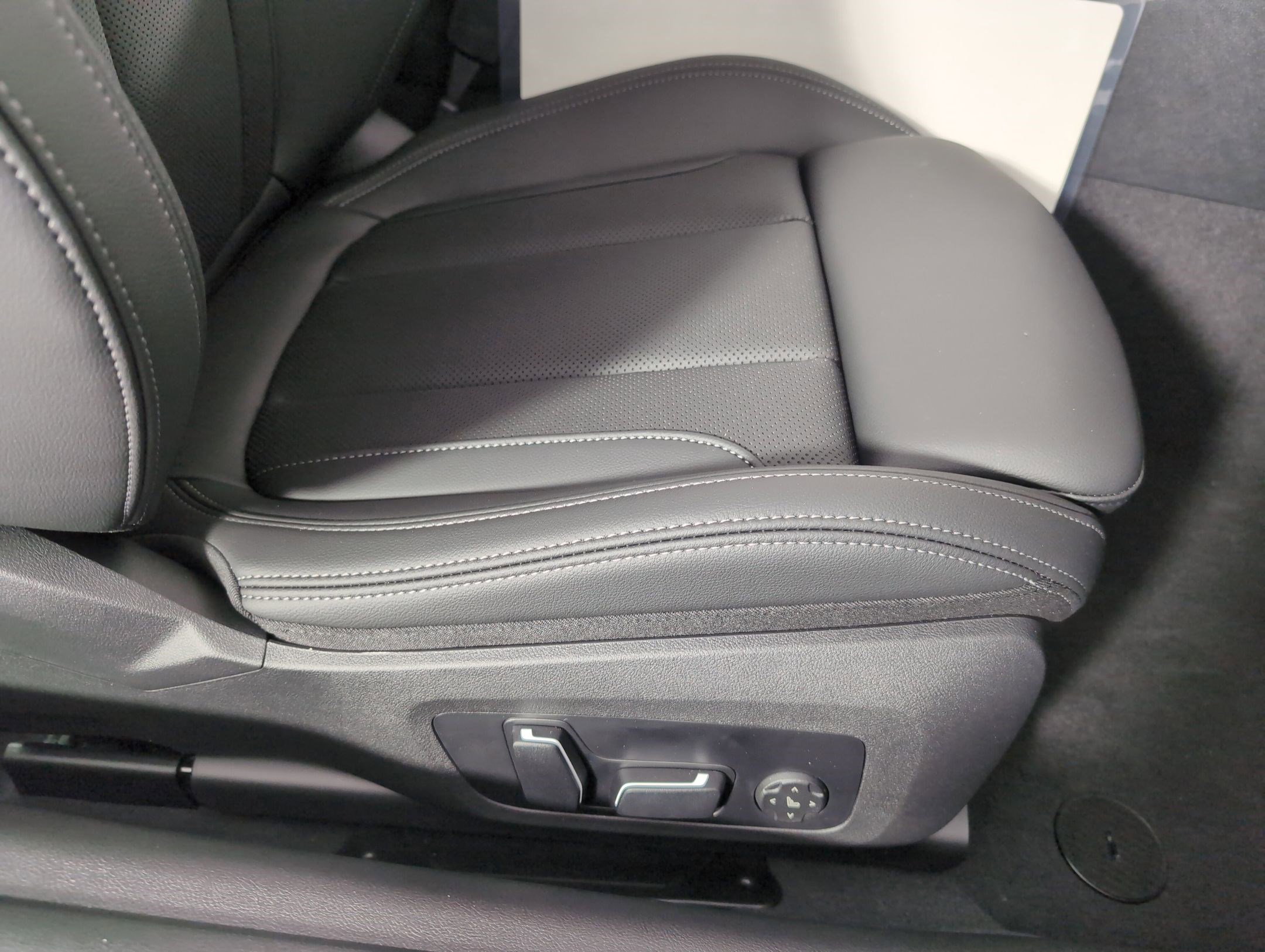 Used 2026 BMW 430i Coupe w/ Parking Assistance Package image 31