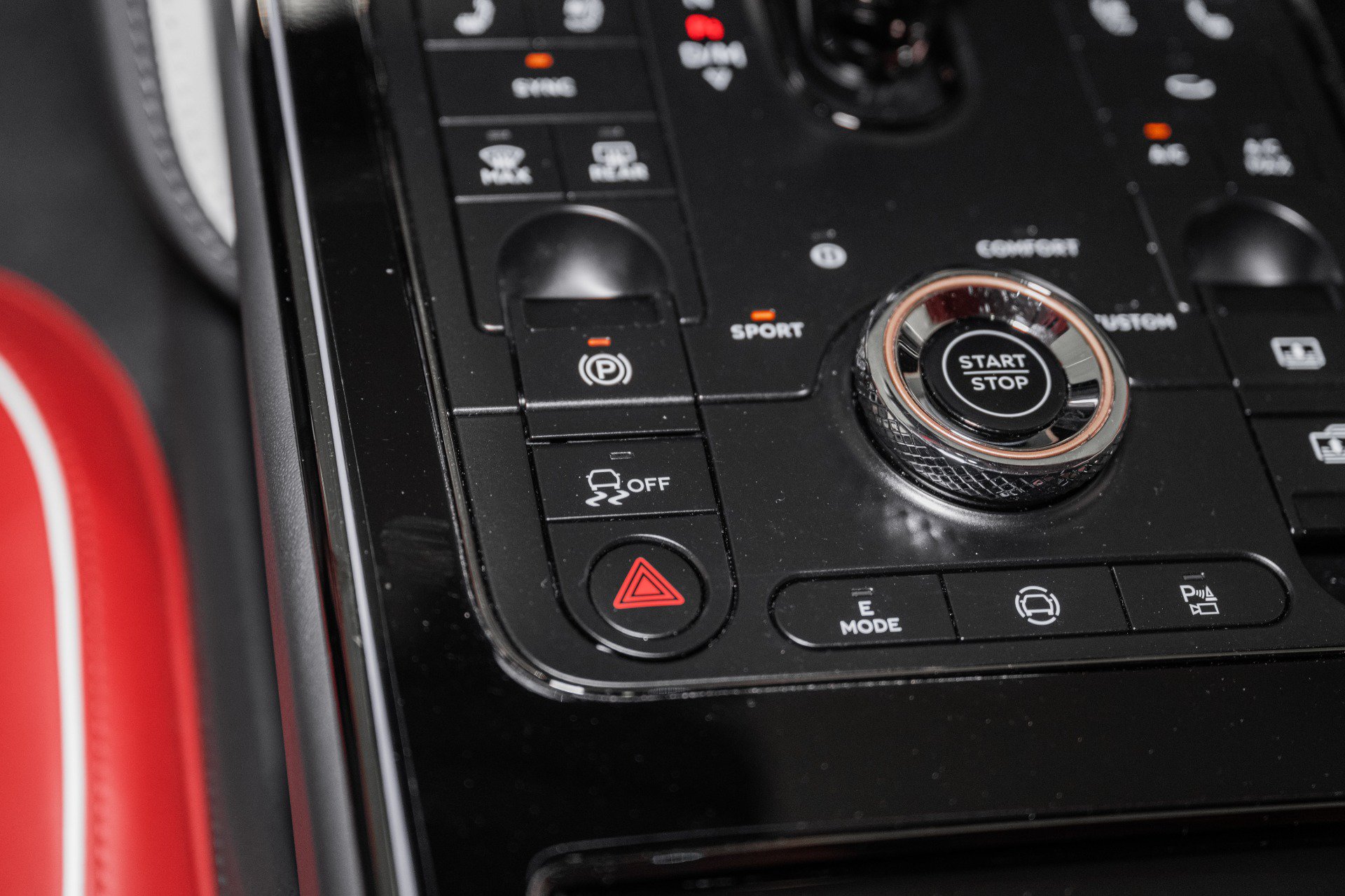 Used 2025 Bentley Flying Spur Plug-In Hybrid AWD/4WD image 54