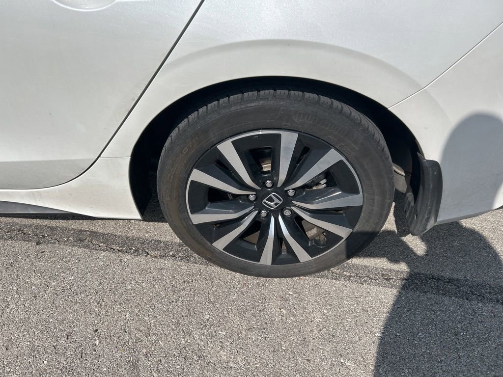 Used 2024 Honda Civic EX-L image 8