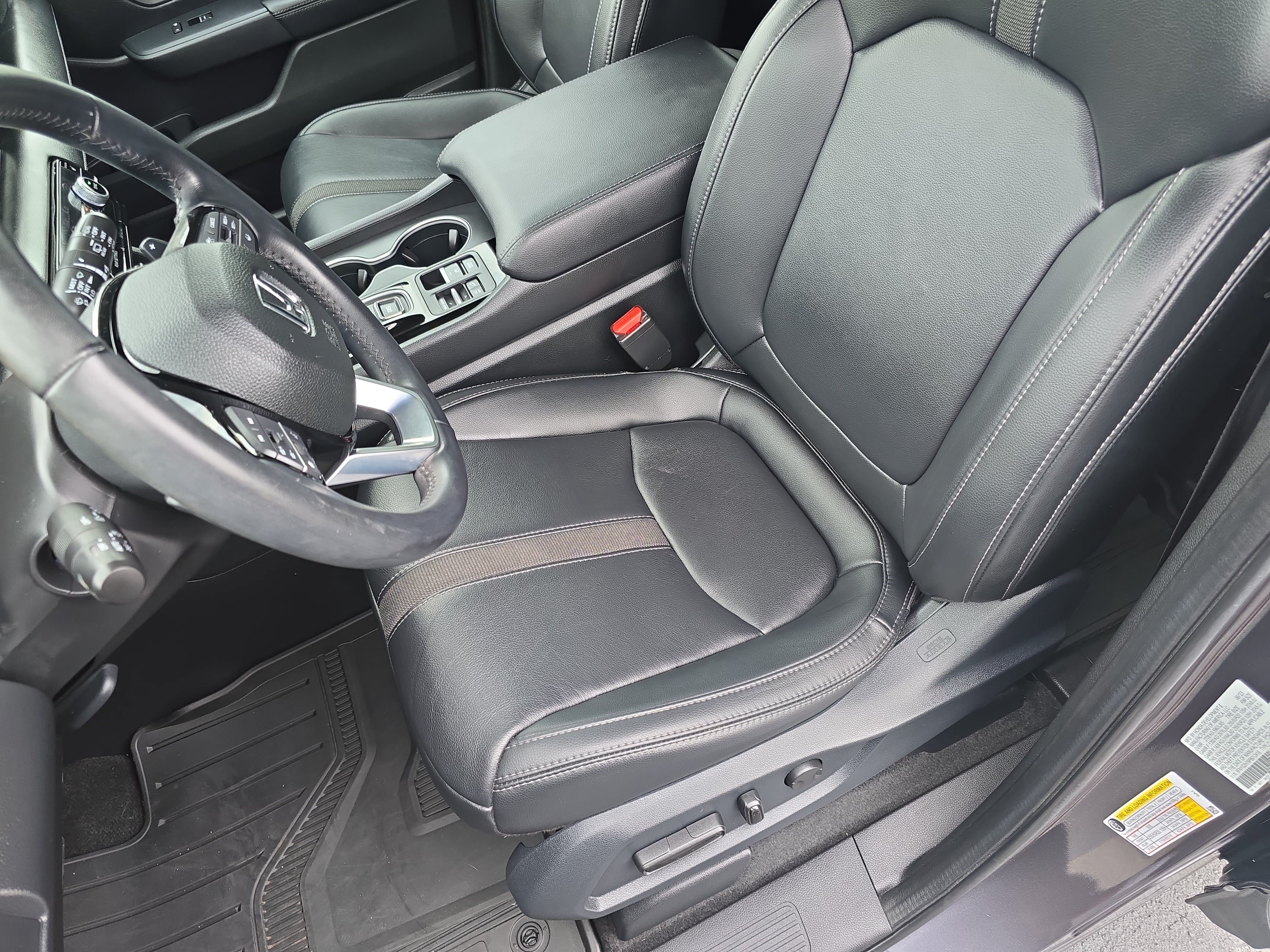 Used 2023 Honda Pilot Touring image 17