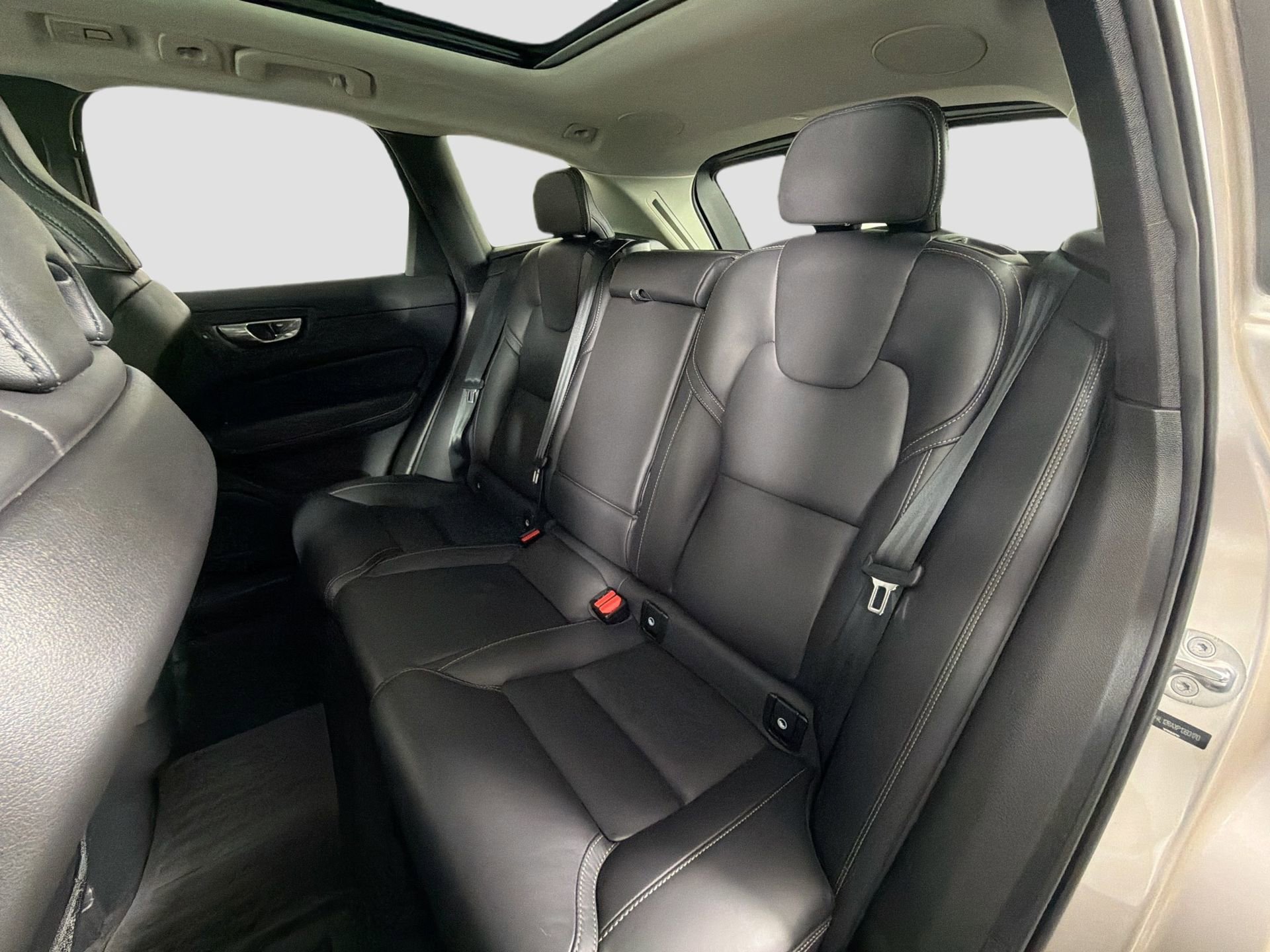 Certified 2023 Volvo XC60 B5 Ultimate w/ Climate Package AWD/4WD image 25