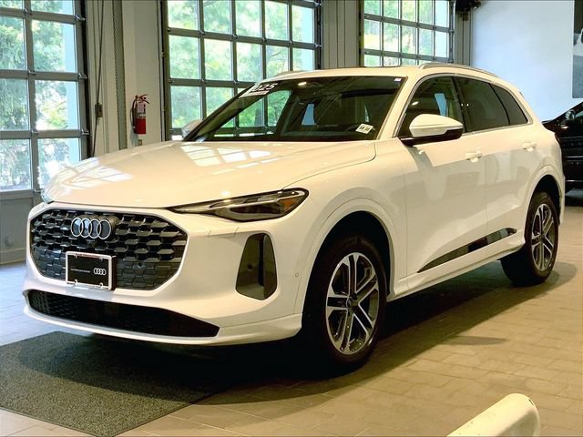 Certified 2025 Audi Q5 Premium w/ Convenience Package AWD/4WD image 2