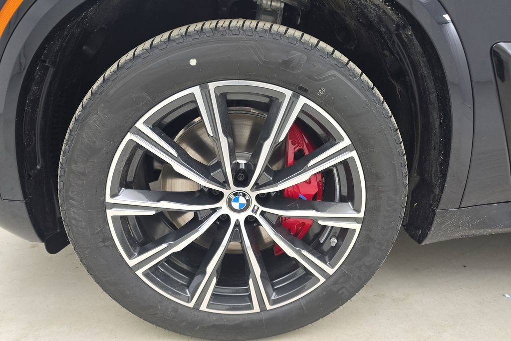 New 2026 BMW X5 xDrive40i w/ M Sport Package AWD/4WD image 11