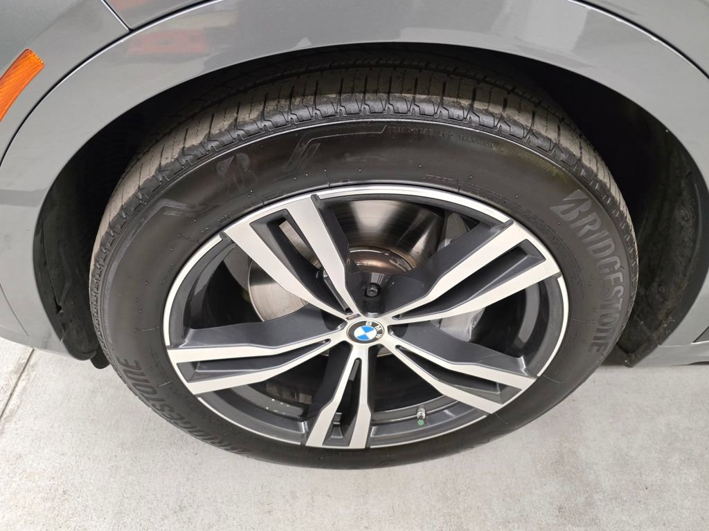 Used 2023 BMW X7 xDrive40i w/ Executive Package image 10