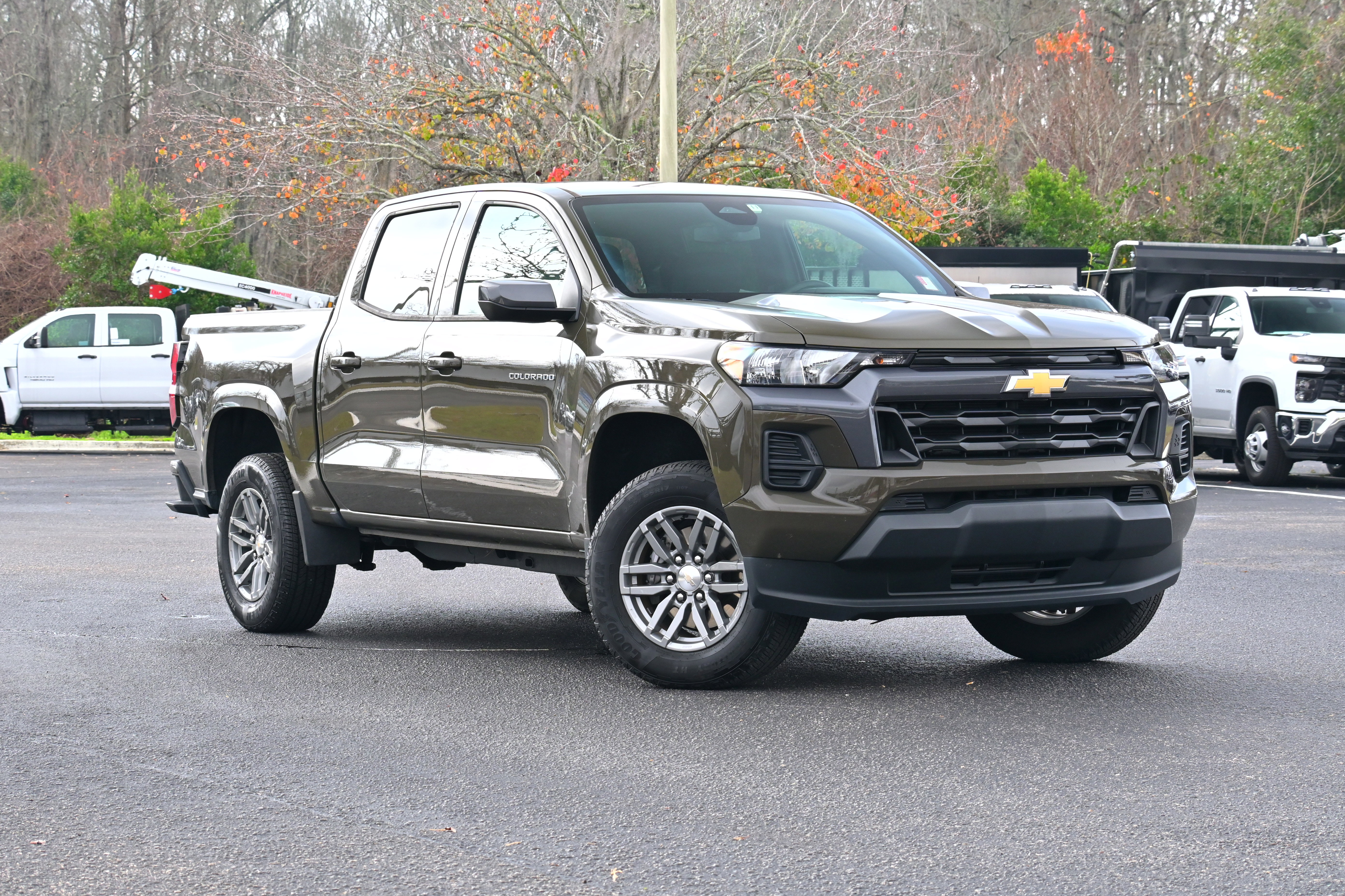 Used 2023 Chevrolet Colorado LT image 2