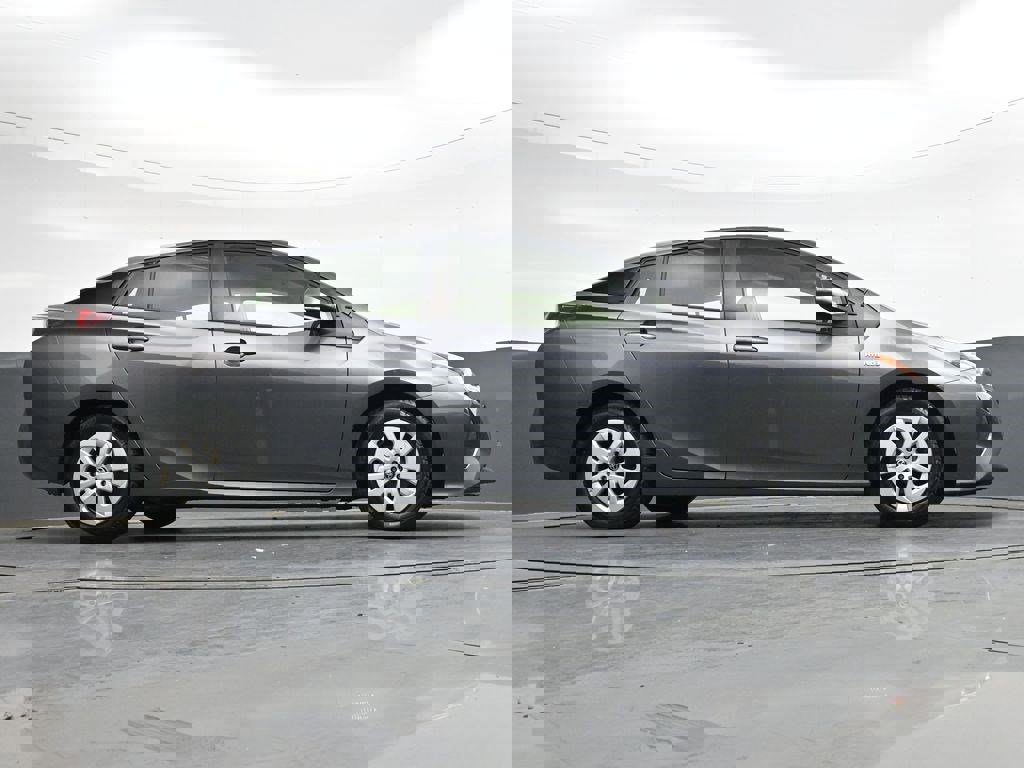 Used 2017 Toyota Prius Two image 27