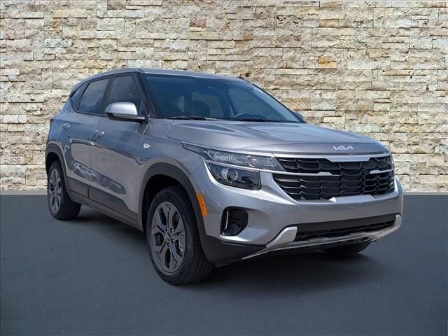 New 2026 Kia Seltos LX AWD/4WD image 2