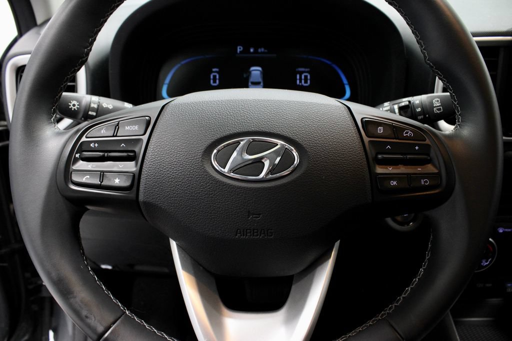 Certified 2024 Hyundai Venue SEL FWD image 31