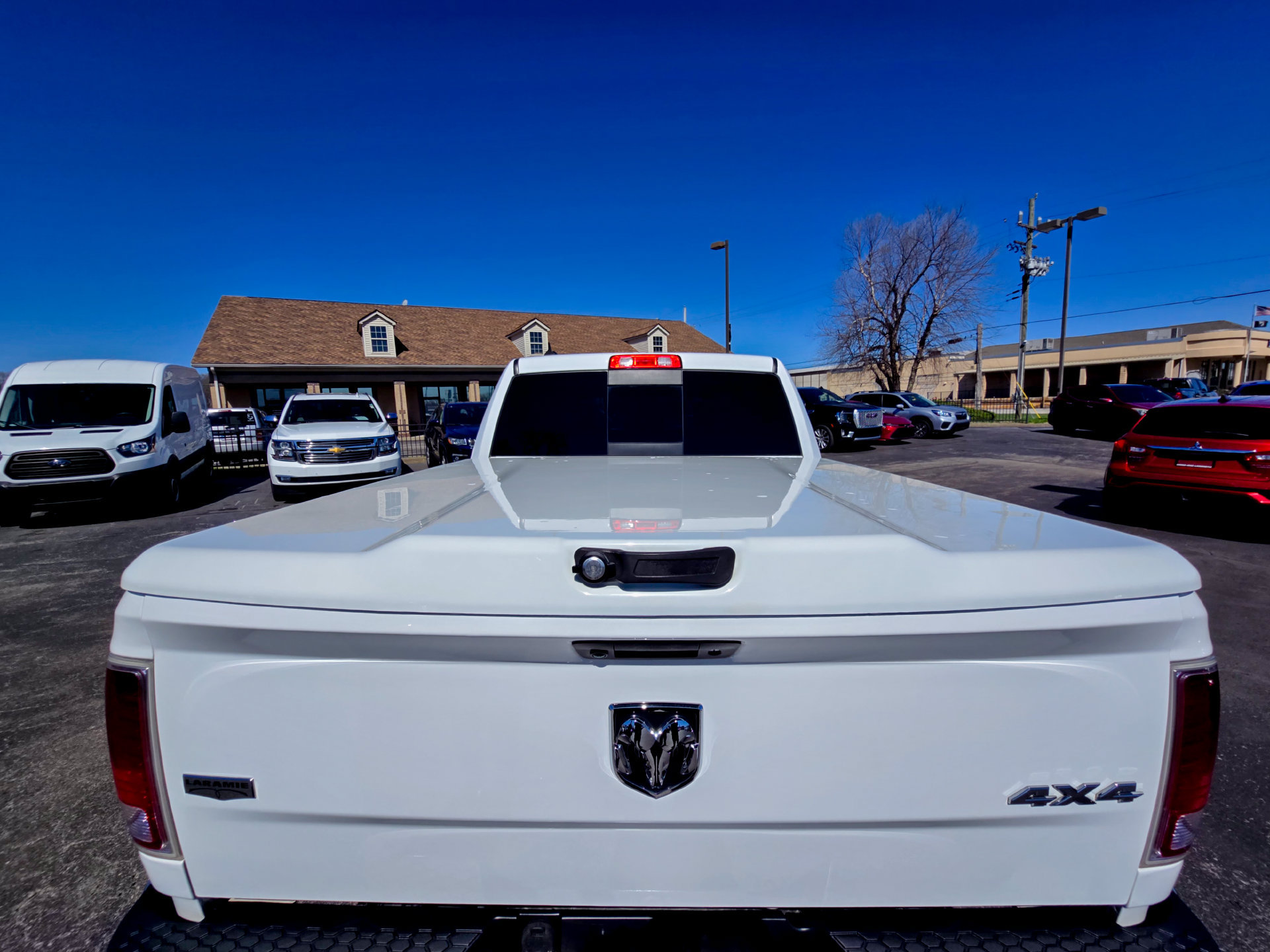 Used 2018 RAM 1500 Laramie w/ Convenience Group AWD/4WD image 33