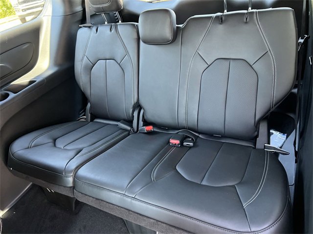 New 2026 Chrysler Pacifica Select image 20