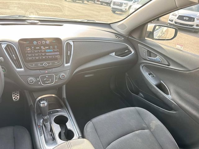 Used 2016 Chevrolet Malibu LT image 17