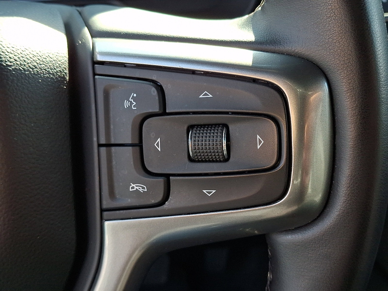 Certified 2024 Chevrolet Suburban Premier AWD/4WD image 25