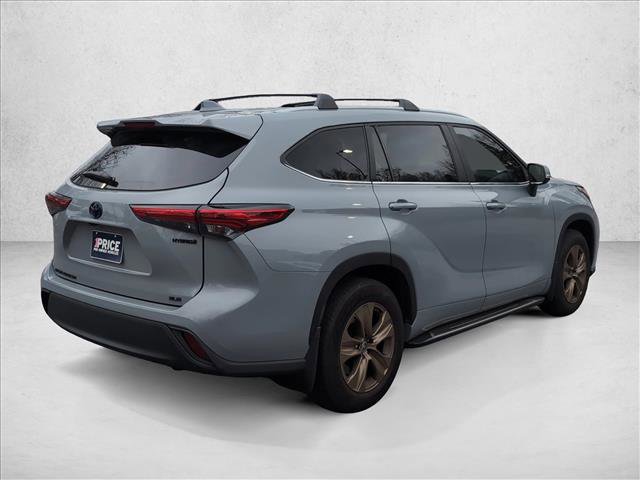 Used 2023 Toyota Highlander Bronze Edition image 5