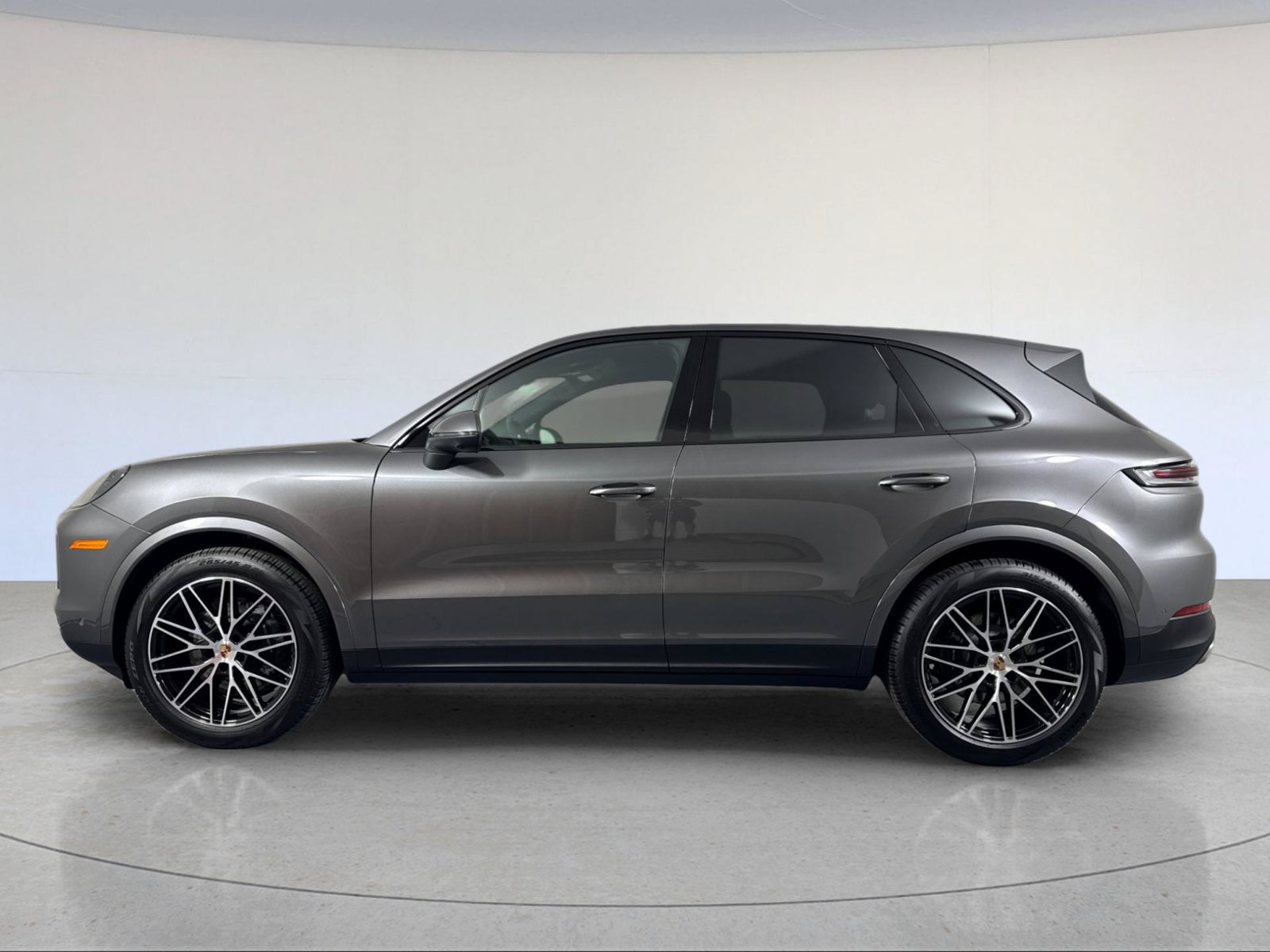 Certified 2026 Porsche Cayenne AWD/4WD image 2