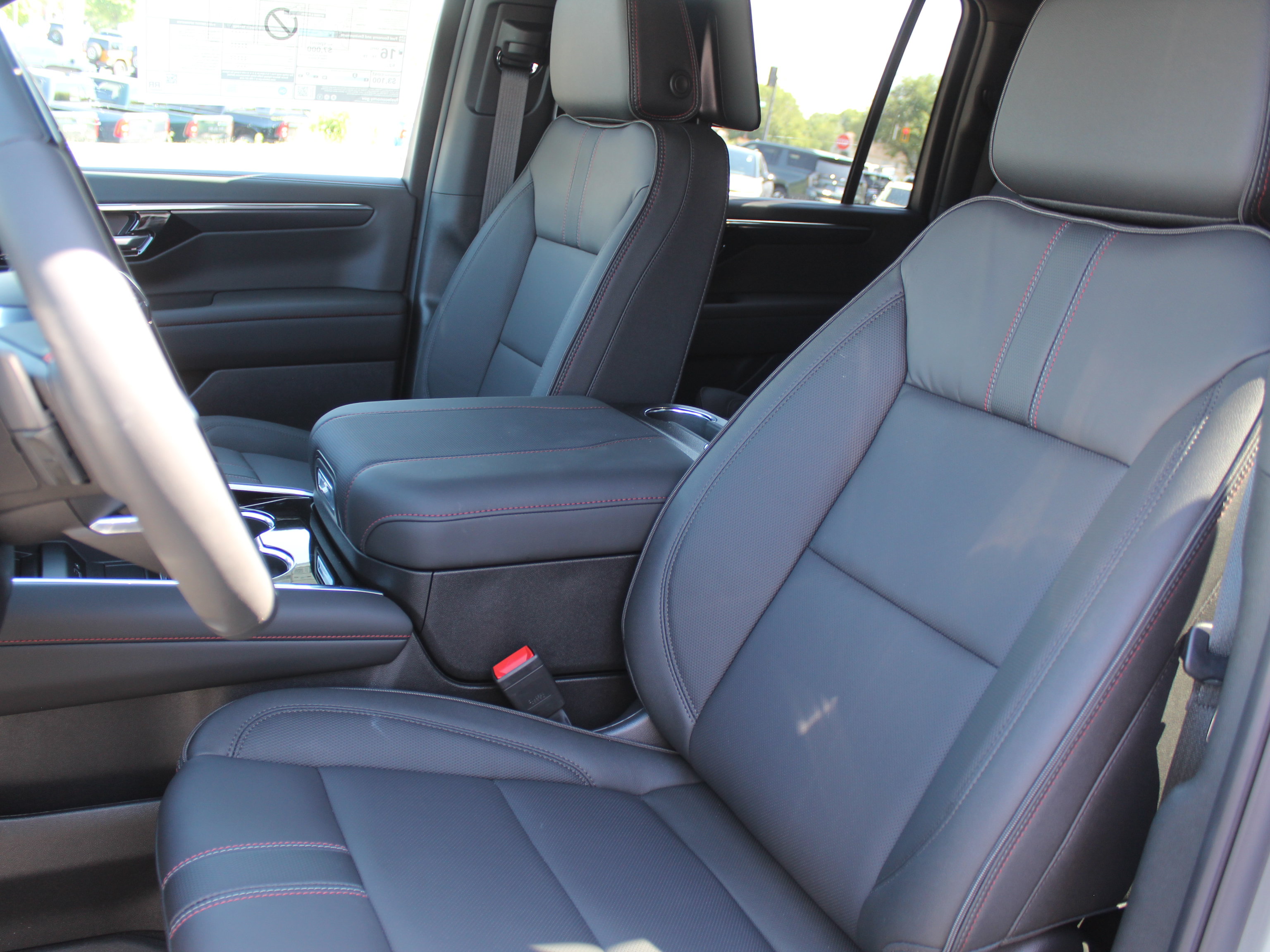 New 2026 Chevrolet Suburban RST AWD/4WD image 9