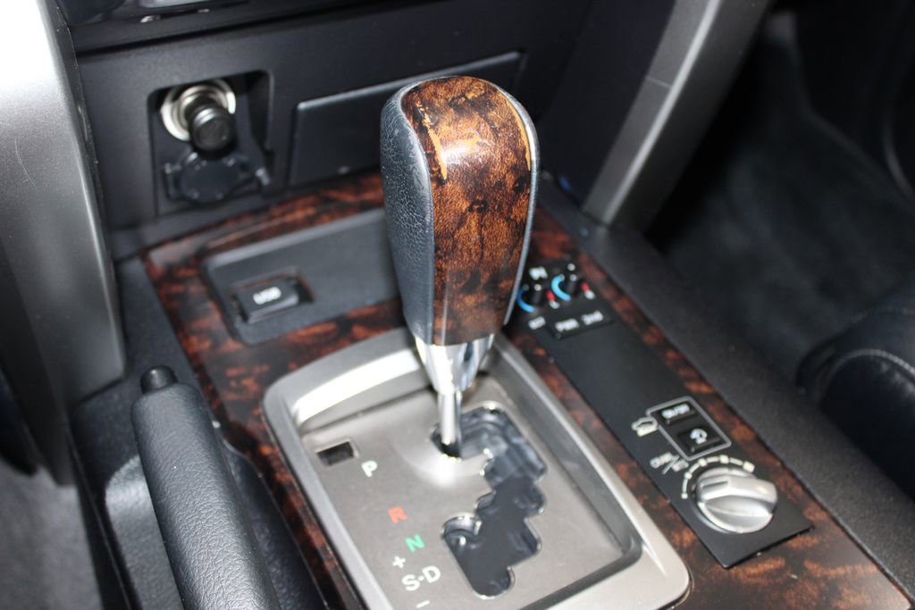 Used 2013 Toyota Land Cruiser AWD/4WD image 41