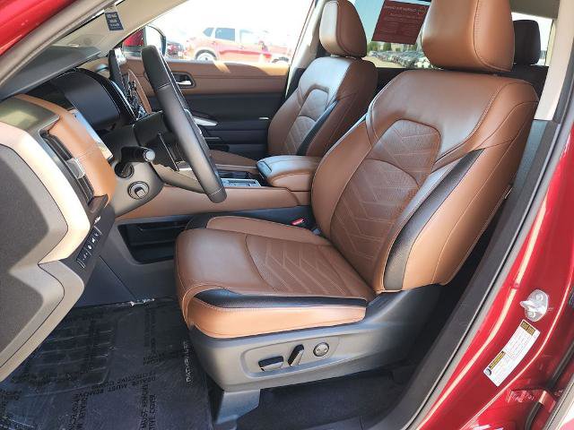 Certified 2024 Nissan Pathfinder Platinum image 12