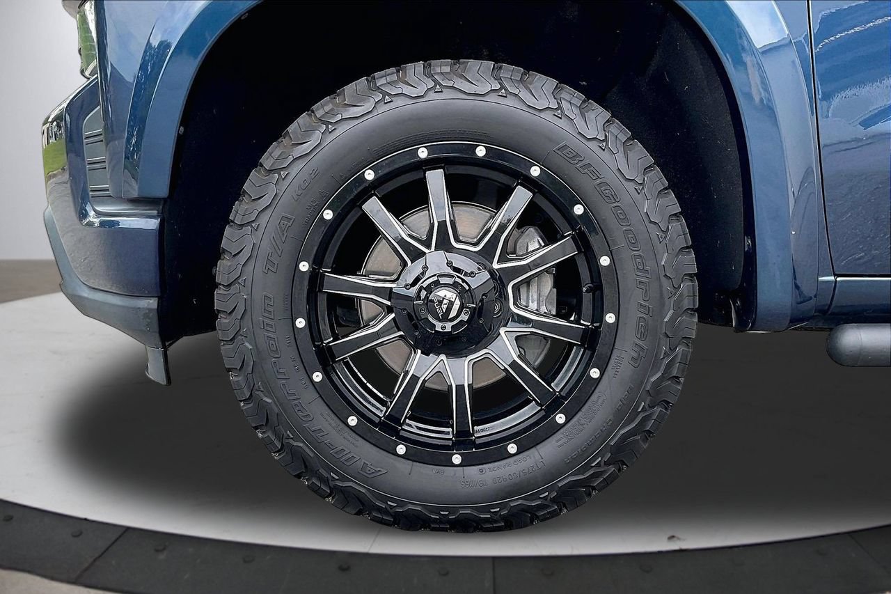 Used 2021 Chevrolet Silverado 1500 Custom AWD/4WD image 31