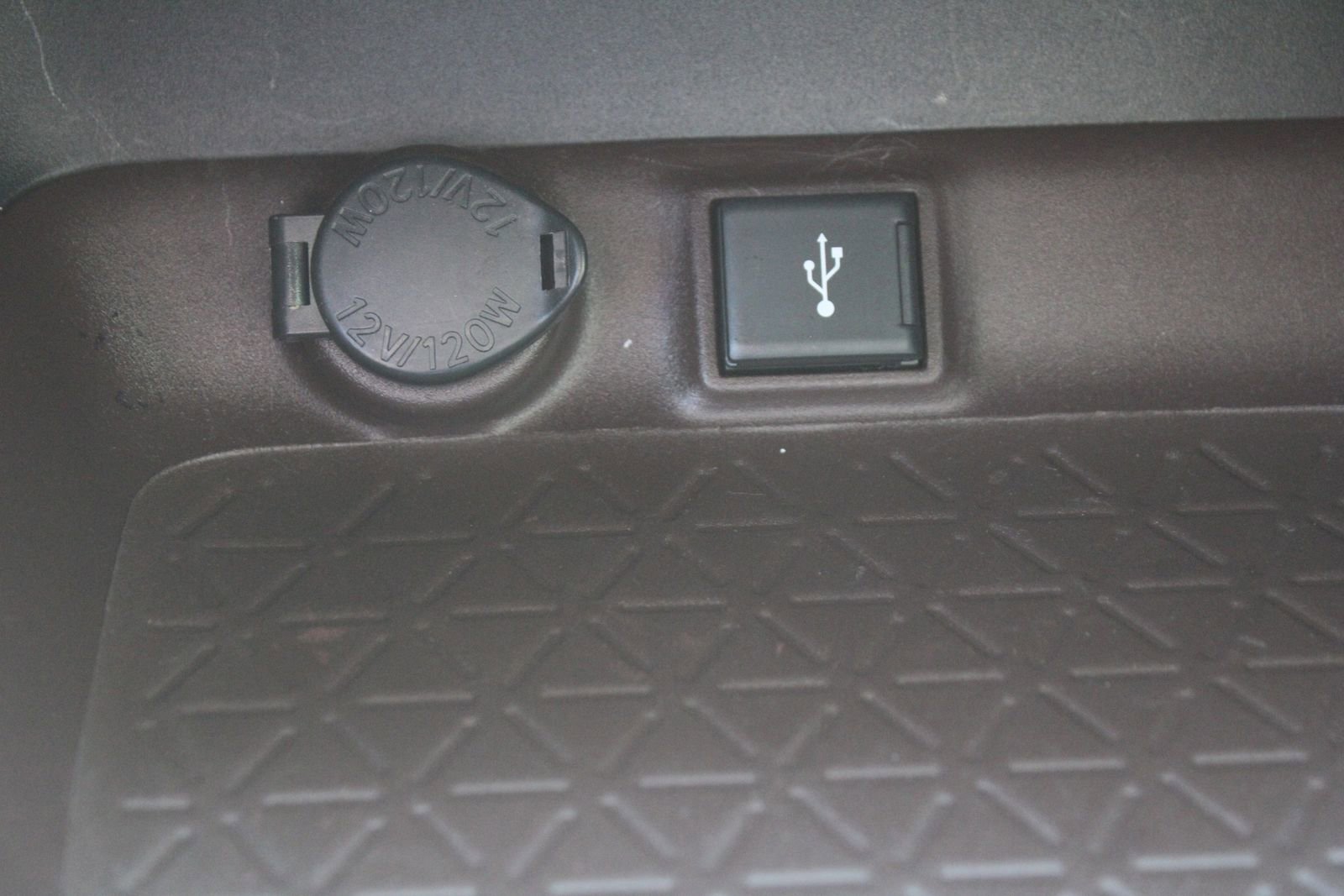 Used 2022 Toyota RAV4 Limited AWD/4WD image 41