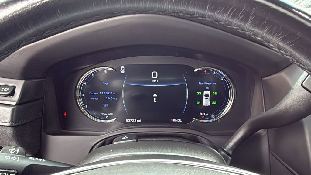 Used 2018 Cadillac Escalade ESV Platinum AWD/4WD image 36