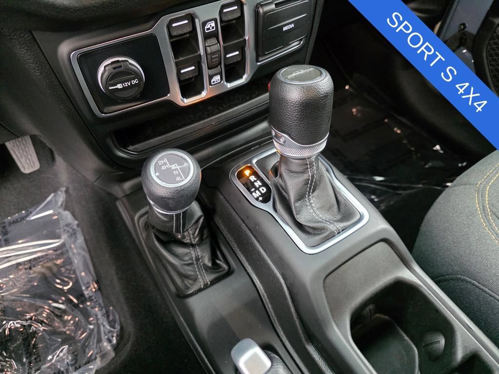 Used 2025 Jeep Gladiator Sport AWD/4WD image 22