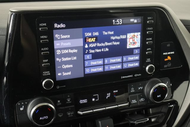 Used 2022 Toyota Highlander XLE FWD image 33