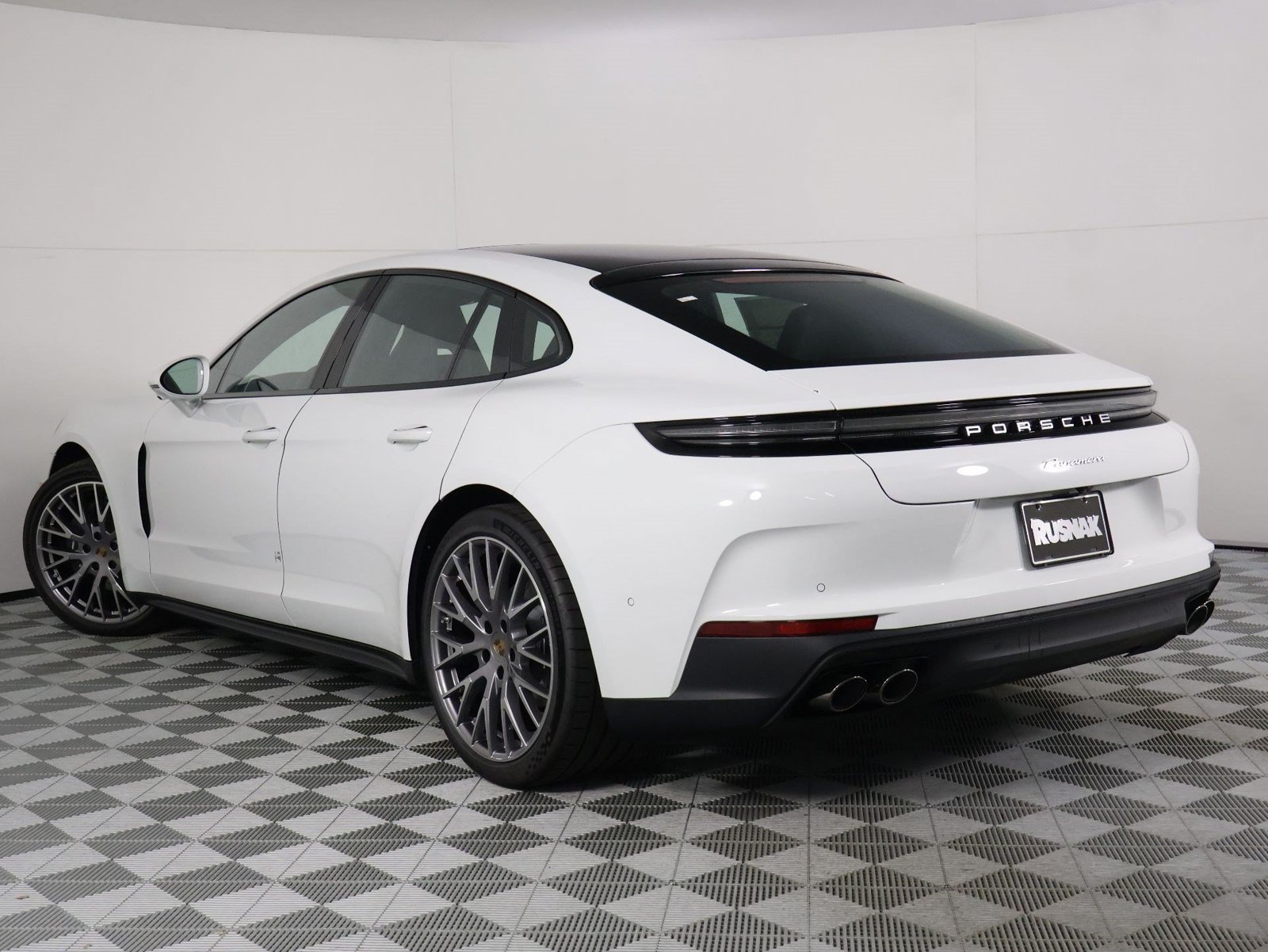 New 2026 Porsche Panamera RWD image 3