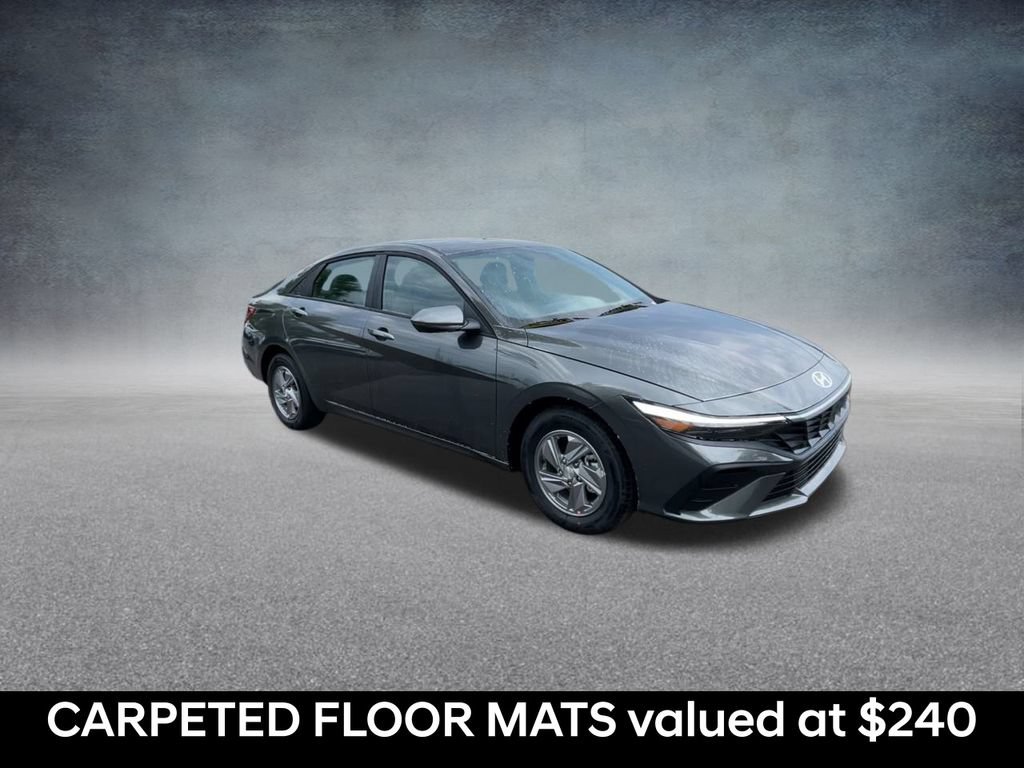 Used 2025 Hyundai Elantra SE FWD image 2