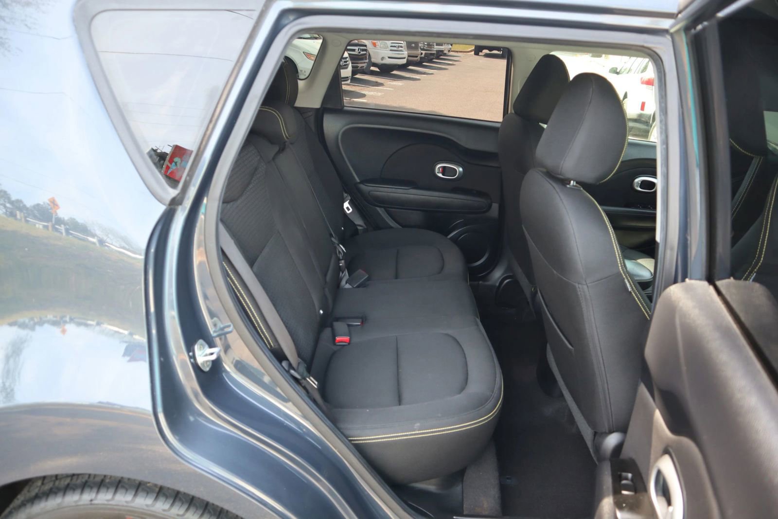 Used 2016 Kia Soul + FWD image 22