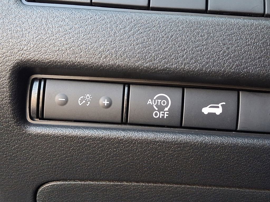 Used 2025 Nissan Rogue SV image 26