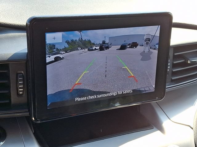 Used 2023 Ford Explorer XLT AWD/4WD image 4