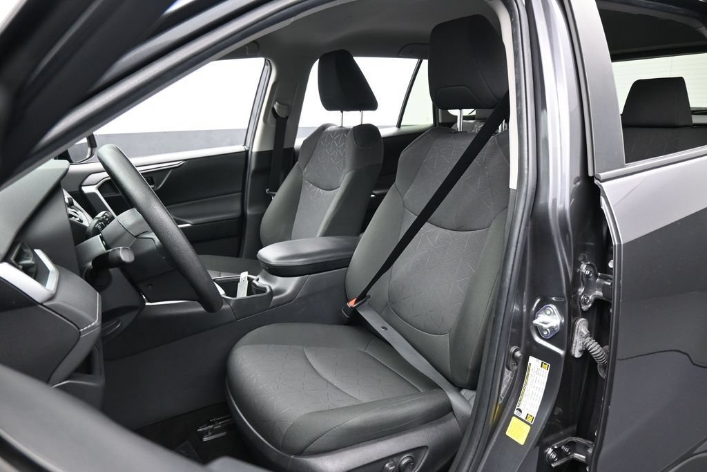 Used 2024 Toyota RAV4 XLE AWD/4WD image 10