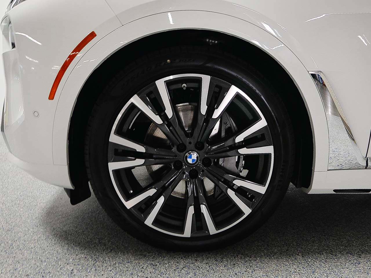 Used 2026 BMW X7 xDrive40i AWD/4WD image 5