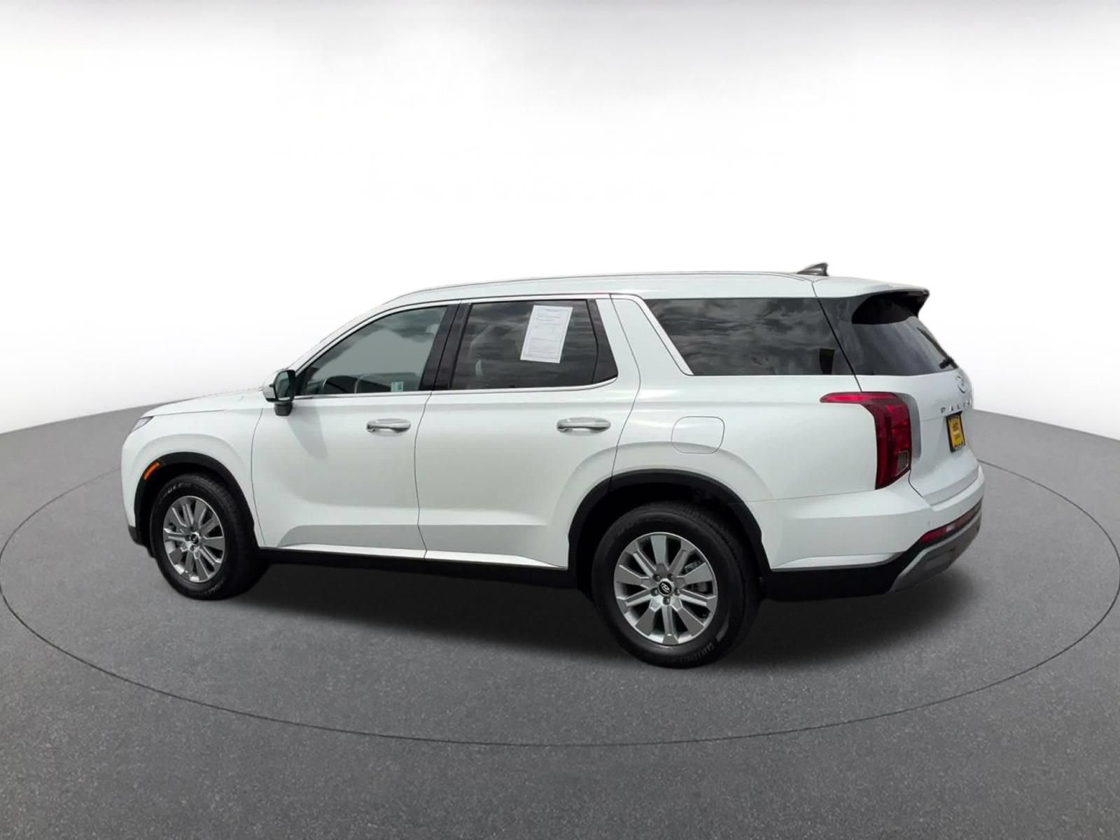 Used 2025 Hyundai Palisade SEL AWD/4WD image 16