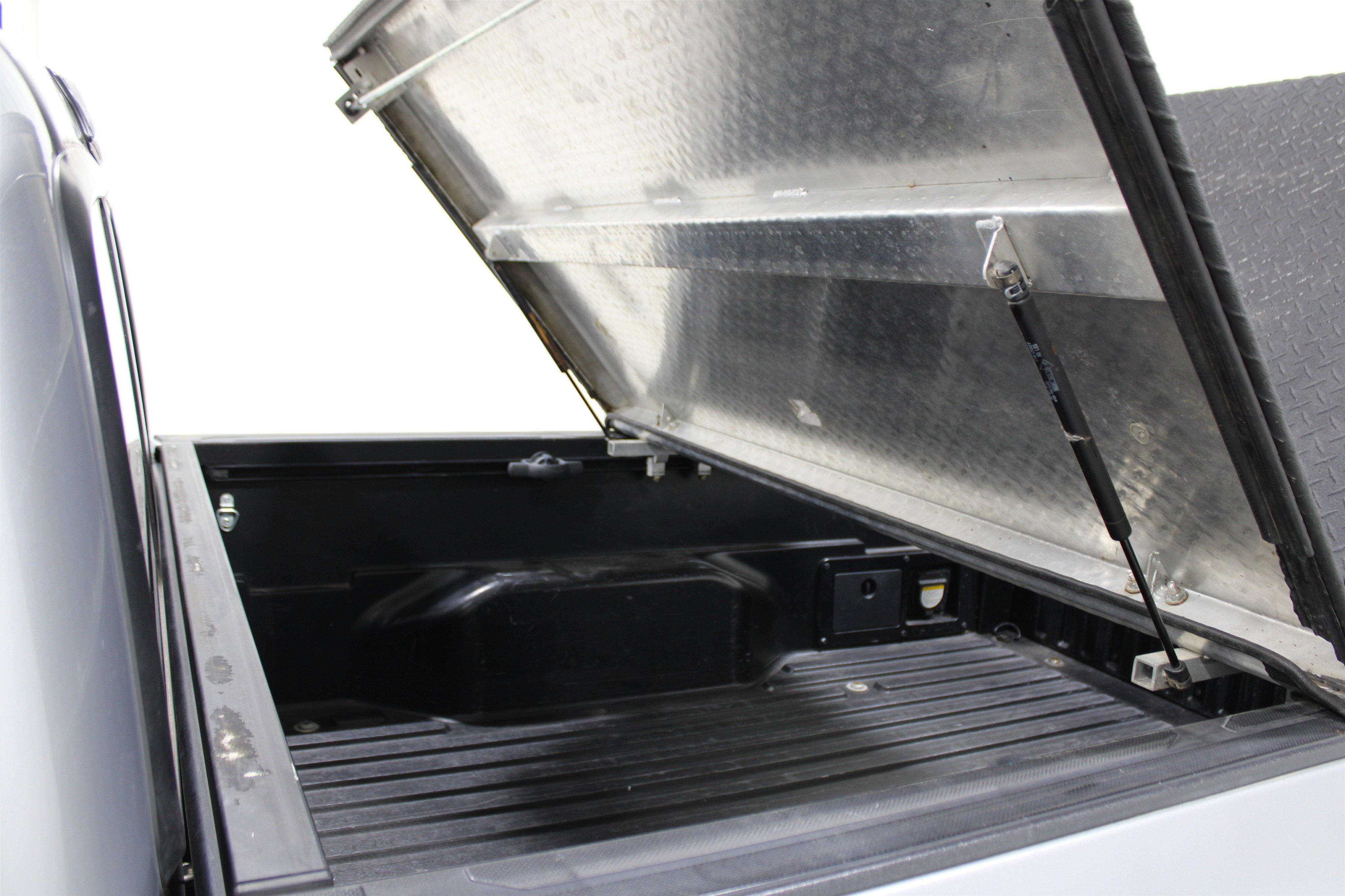 Used 2016 Toyota Tacoma Limited image 30