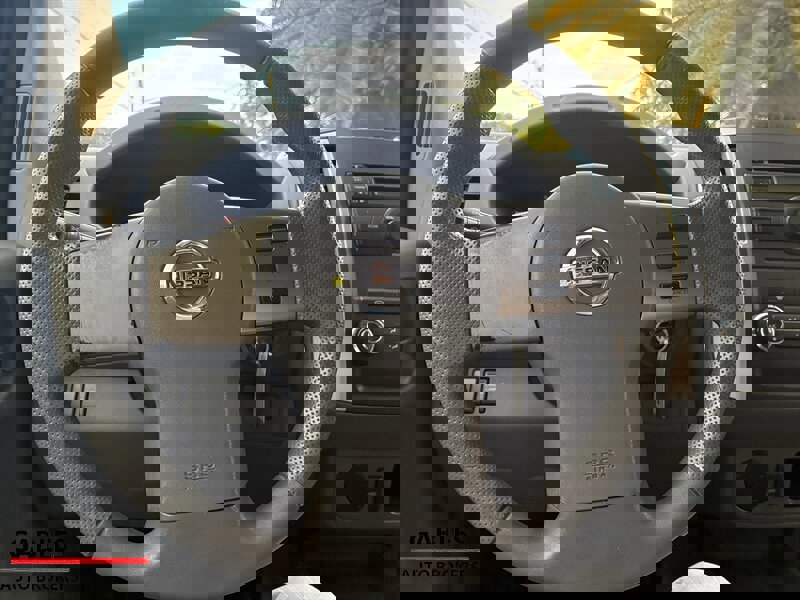 Used 2010 Nissan Frontier SE image 14