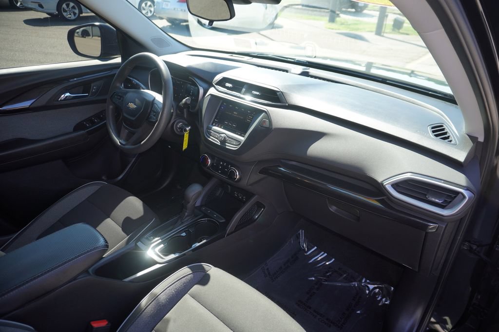 Used 2021 Chevrolet TrailBlazer LS FWD image 28