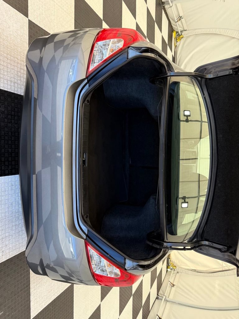 Used 2019 Nissan Versa SV FWD image 4