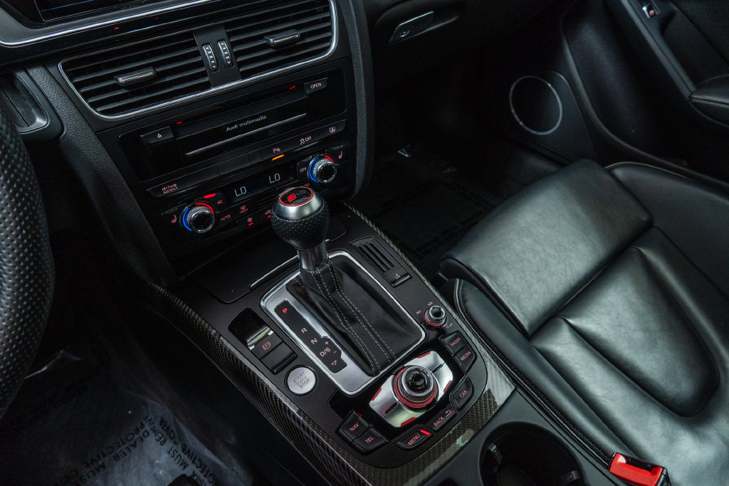 Used 2013 Audi RS 5 Coupe w/ Audi MMI Navigation Plus Pkg AWD/4WD image 25