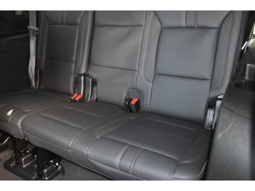 Used 2022 Chevrolet Suburban RST w/ Luxury Package image 16