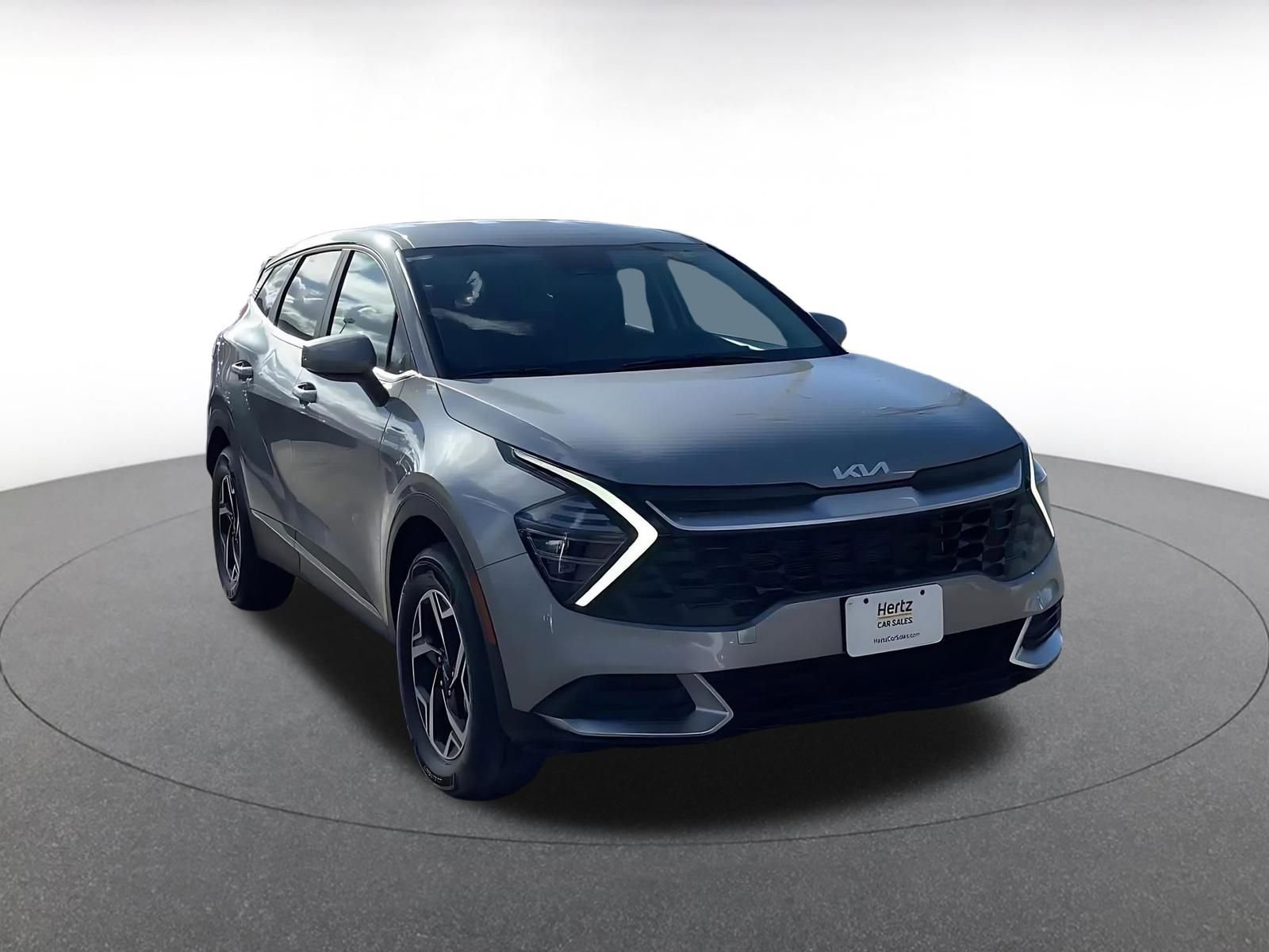 Used 2024 Kia Sportage LX image 3