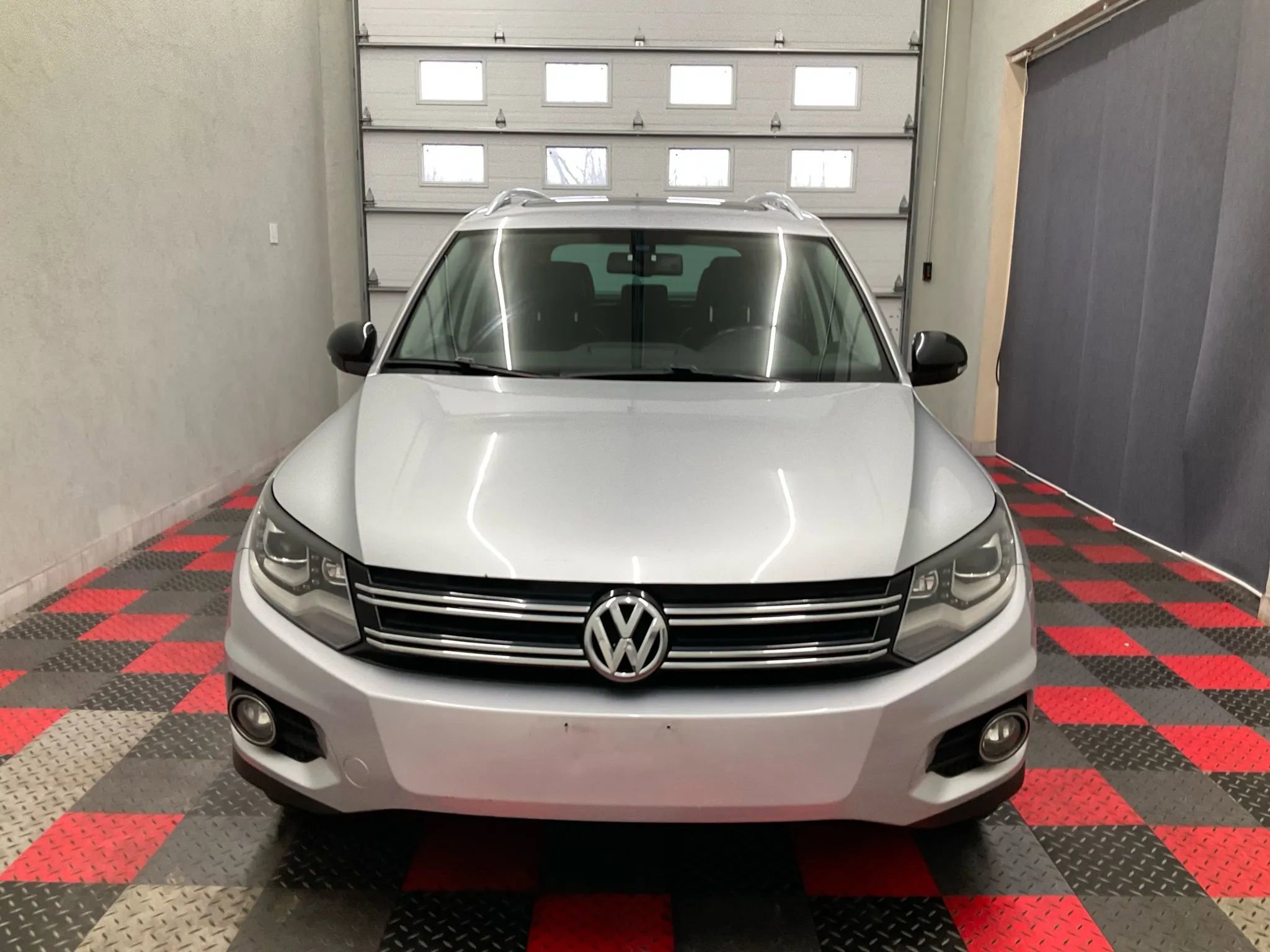 Used 2017 Volkswagen Tiguan Sport image 5