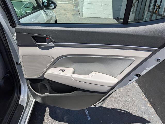 Used 2018 Hyundai Elantra SEL FWD image 16