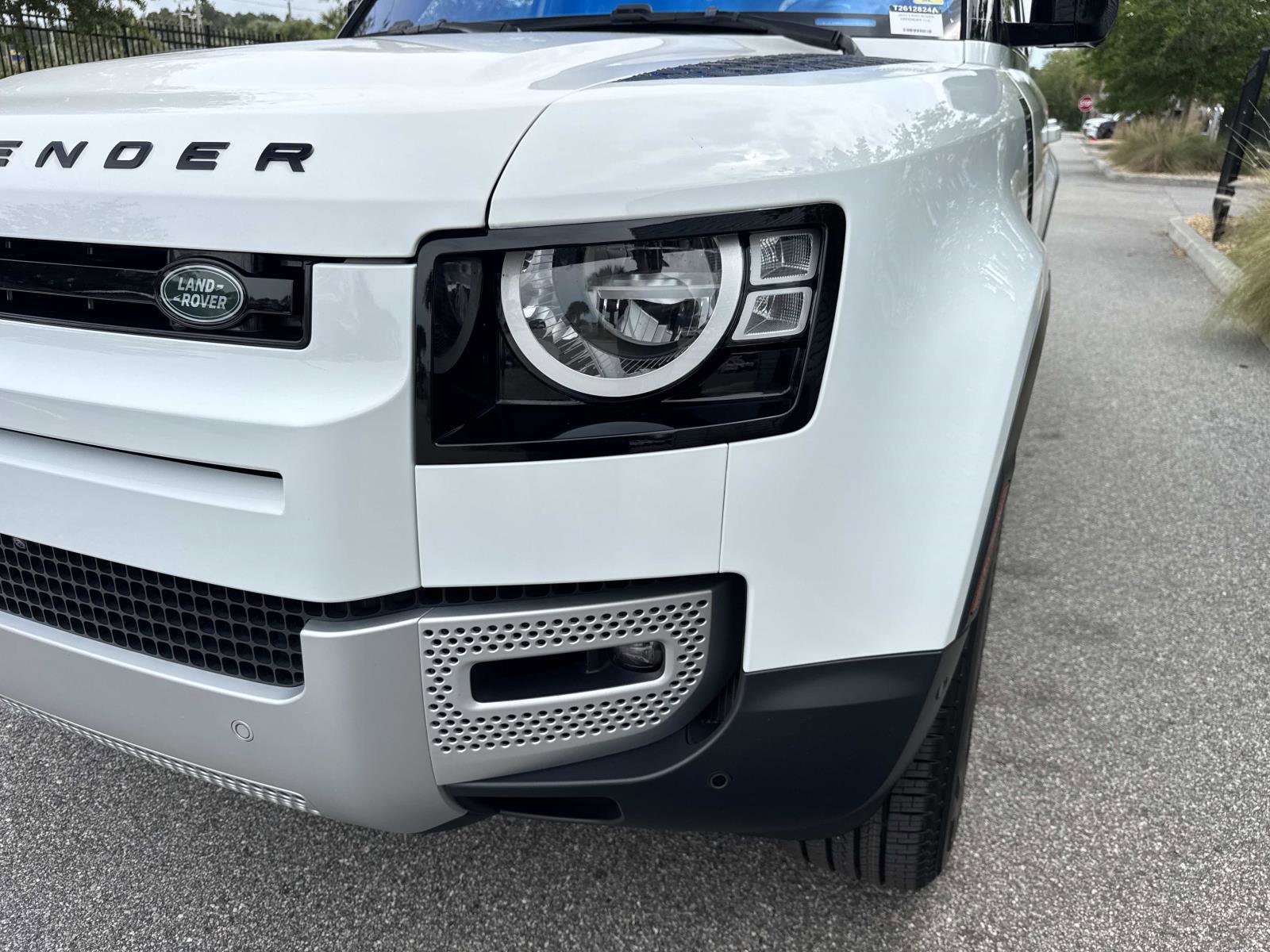 Used 2022 Land Rover Defender 110 S AWD/4WD image 9