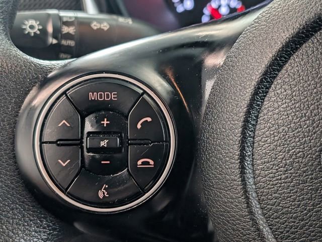 Used 2021 Kia Soul LX image 22