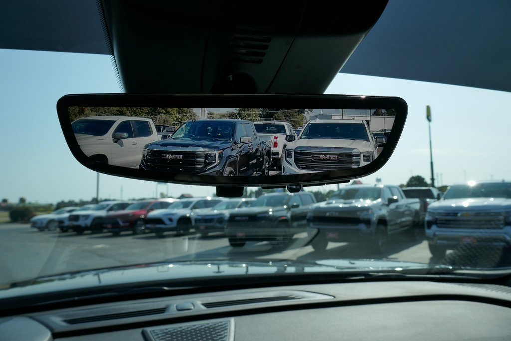 Certified 2025 Chevrolet Traverse RS image 36