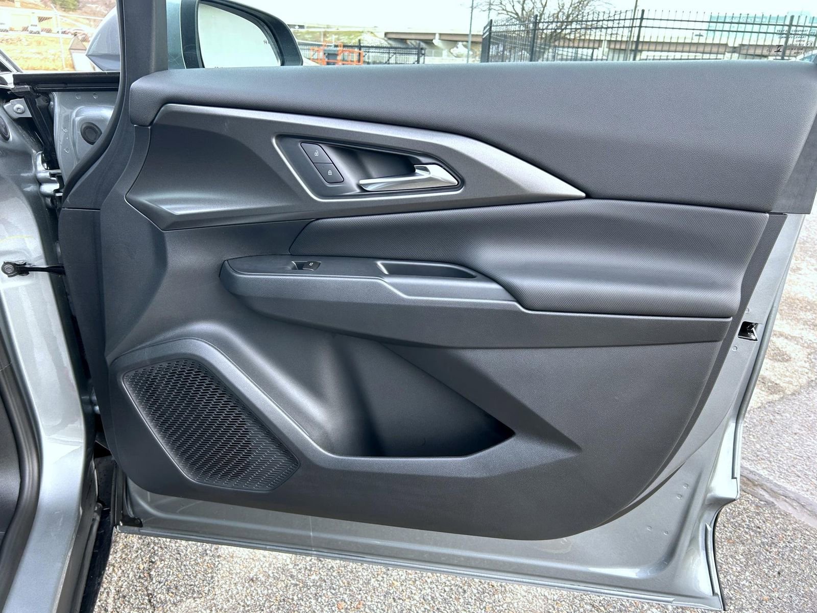 New 2026 Chevrolet Equinox EV LT image 15