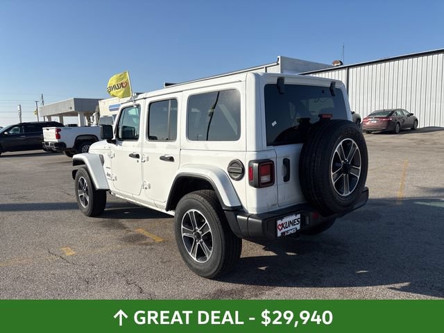 Used 2023 Jeep Wrangler Unlimited Sahara AWD/4WD image 8